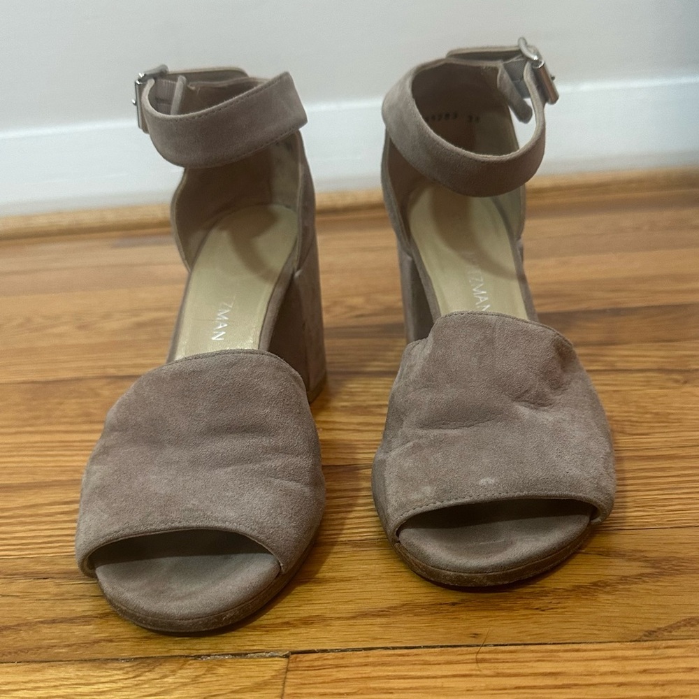 Stuart Weitzman Tan Block Heel Sandals

Pre owned